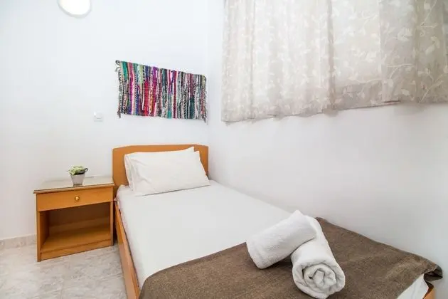 Stüdyo, Havuz Manzaralı (For 4)
