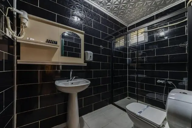 Kiraz Bahçe Tek Büyük Yataklı Oda(24m²), Bahçe Manzaralı