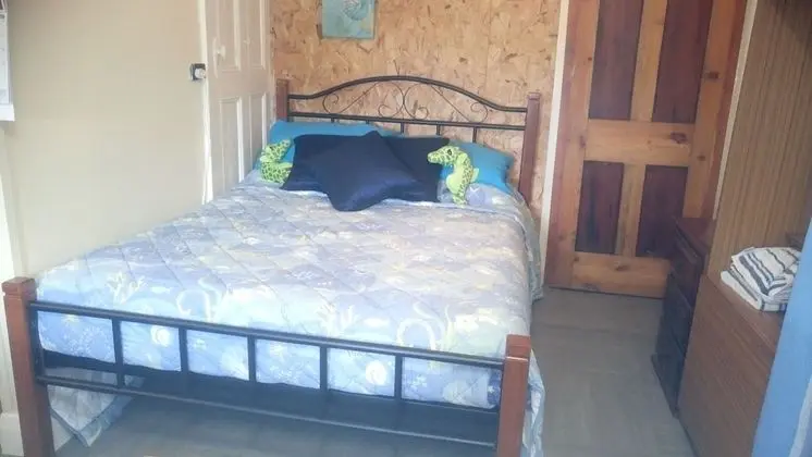 Economy Kır Evi, Birden Çok Yatak, Şömine