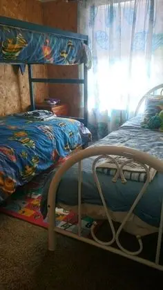 Economy Kır Evi, Birden Çok Yatak, Şömine