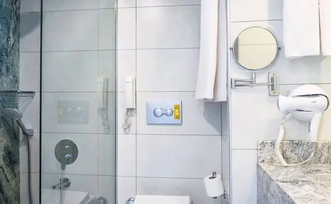 Comfort Tek Büyük veya İki Ayrı Yataklı Oda