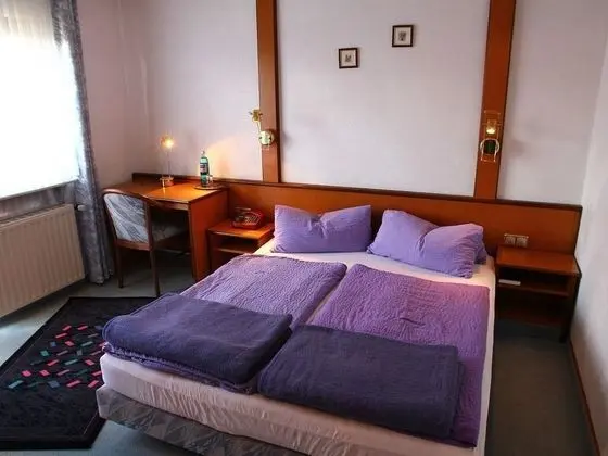 Tek Büyük veya İki Ayrı Yataklı Oda, Banyolu/Duşlu