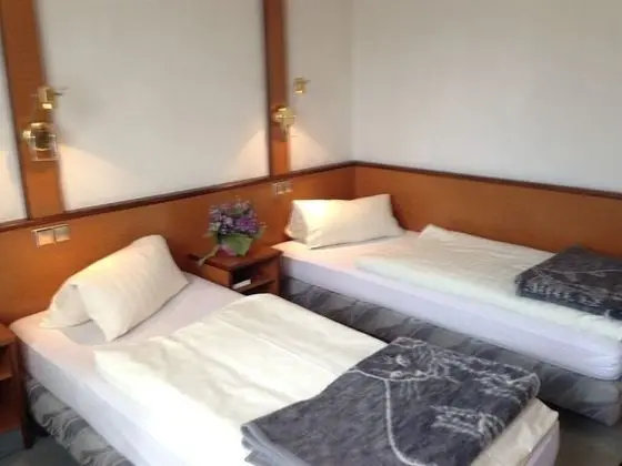 Tek Büyük veya İki Ayrı Yataklı Oda, Banyolu/Duşlu