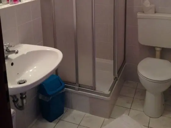 Tek Büyük veya İki Ayrı Yataklı Oda, Banyolu/Duşlu