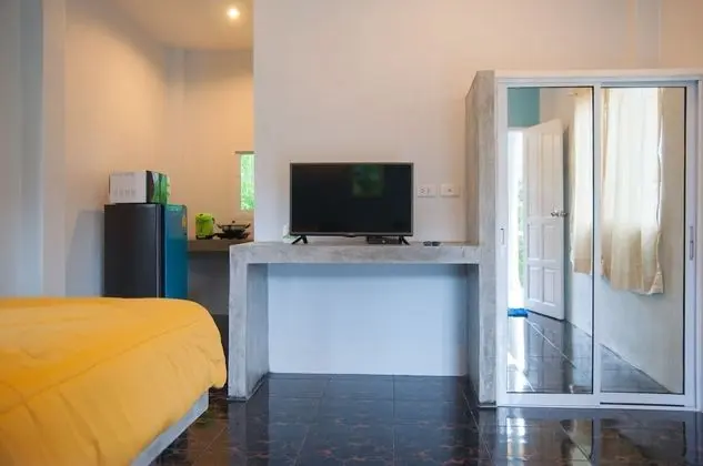 1-Bedroom Bungalow with Mountain View