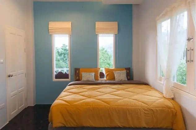 2-Bedroom Bungalow with Mountain View