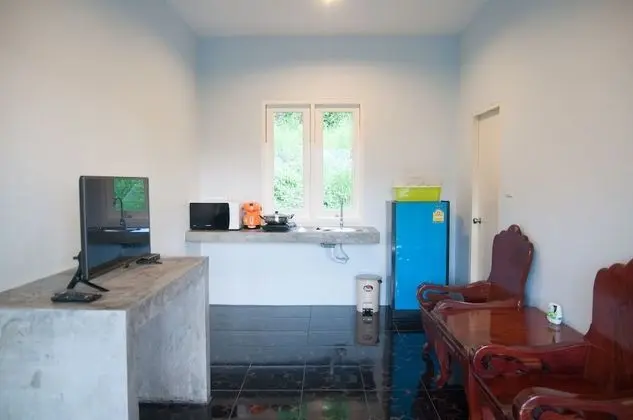 2-Bedroom Bungalow with Mountain View