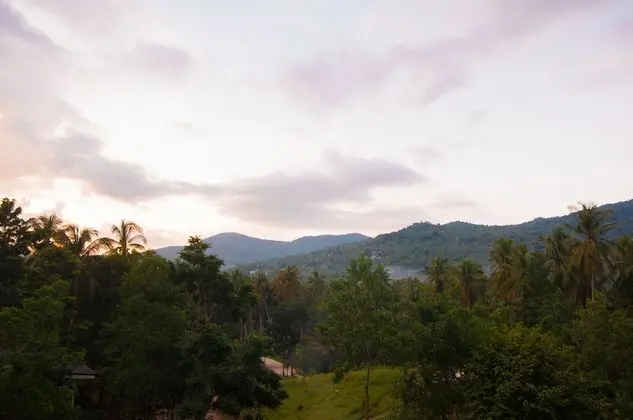 2-Bedroom Bungalow with Mountain View