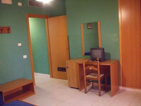 Üç Kişilik Oda