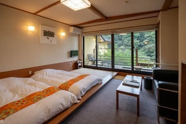 Traditional Oda, Sigara İçilmez (with Tatami Area and Foot Bath)