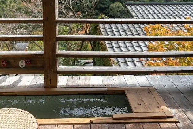 Traditional Oda, Sigara İçilmez (with Tatami Area and Foot Bath)