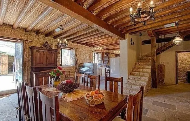 Kır Evi, 2 Yatak Odası, Kişiye Özel Havuzlu