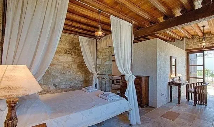 Kır Evi, 2 Yatak Odası, Kişiye Özel Havuzlu