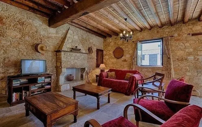 Kır Evi, 2 Yatak Odası, Kişiye Özel Havuzlu