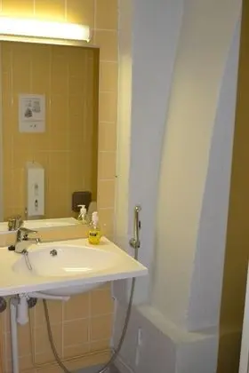 Basic Dört Kişilik Oda, Ortak Banyo, Park Manzaralı