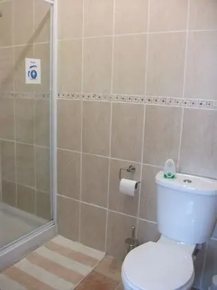 Standard Tek Büyük veya İki Ayrı Yataklı Oda, Banyolu/Duşlu