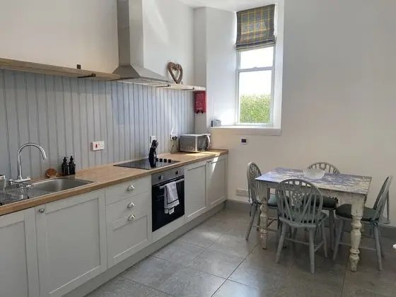 Apart Daire, 1 Büyük (Queen) Boy Yatak