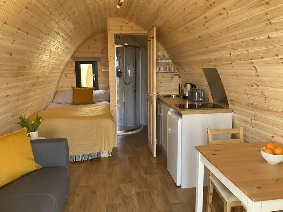 Kulübe, 1 Büyük (Queen) Boy Yatak