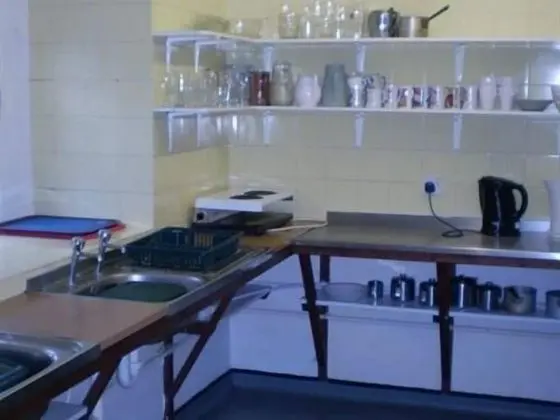 İki Ayrı Yataklı Oda, Ortak Banyo