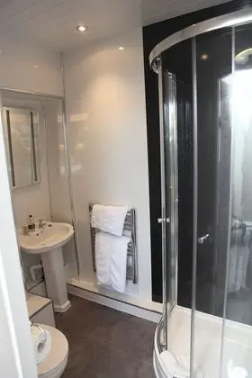 Tek Büyük Yataklı Oda (Four Poster Bed)