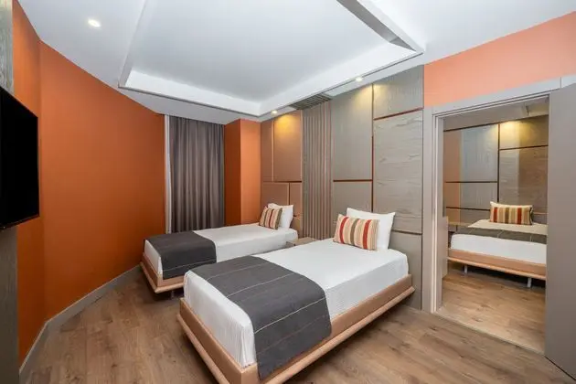 https://images.etstur.com/imgproxy/resize/2560x1440/files/images/hotelImages/etsrooms/643/Kirman_Arycanda_De_Luxe_20240913110408_3.jpg