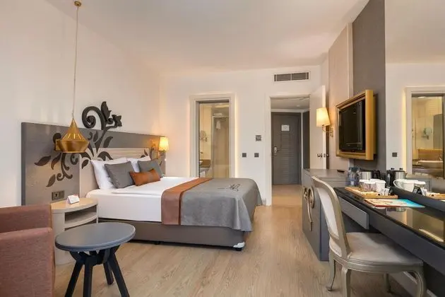 https://images.etstur.com/files/images/hotelImages/TR/212293/l/Kirman-Belazur-Resort---Spa-Oda-400069.jpg