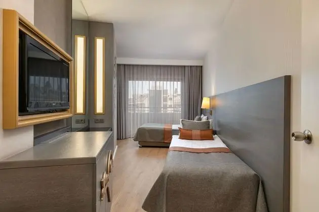https://images.etstur.com/files/images/hotelImages/TR/212293/l/Kirman-Belazur-Resort---Spa-Oda-400070.jpg