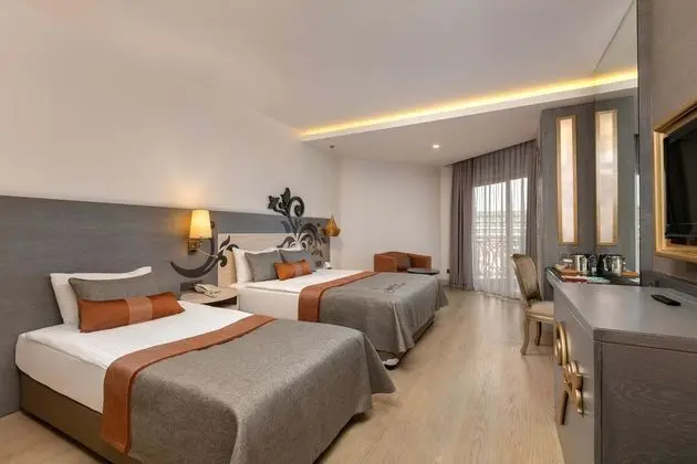 https://images.etstur.com/files/images/hotelImages/TR/212293/l/Kirman-Belazur-Resort---Spa-Oda-400076.jpg