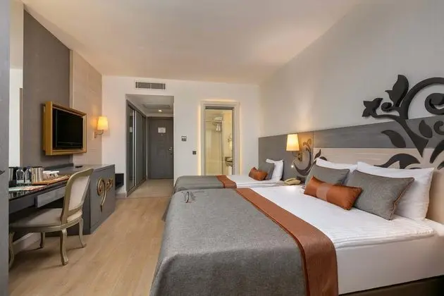https://images.etstur.com/files/images/hotelImages/TR/212293/l/Kirman-Belazur-Resort---Spa-Oda-400080.jpg