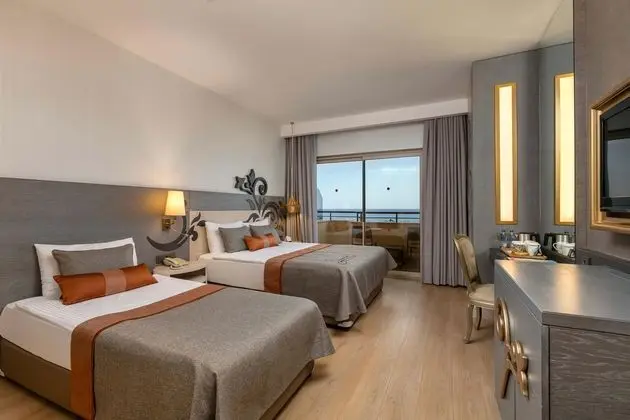 https://images.etstur.com/files/images/hotelImages/TR/212293/l/Kirman-Belazur-Resort---Spa-Oda-400081.jpg