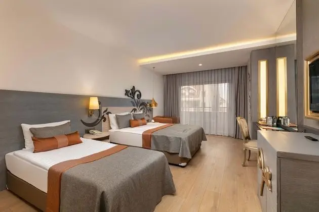 https://images.etstur.com/files/images/hotelImages/TR/212293/l/Kirman-Belazur-Resort---Spa-Oda-400084.jpg