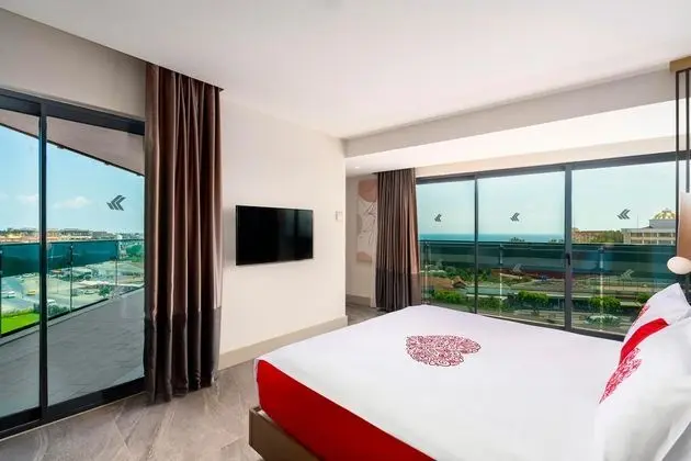 https://images.etstur.com/files/images/hotelImages/TR/214111/l/Kirman-Calyptus-Resort---Spa-Oda-374751.jpg