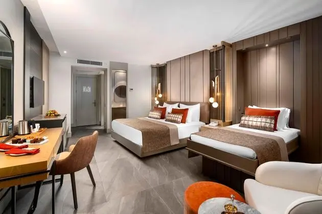https://images.etstur.com/files/images/hotelImages/TR/214111/l/Kirman-Calyptus-Resort---Spa-Oda-374756.jpg