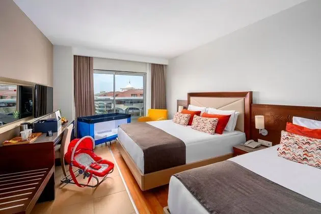 https://images.etstur.com/files/images/hotelImages/TR/212296/l/Kirman-Leodikya-Resort-Oda-351755.jpg