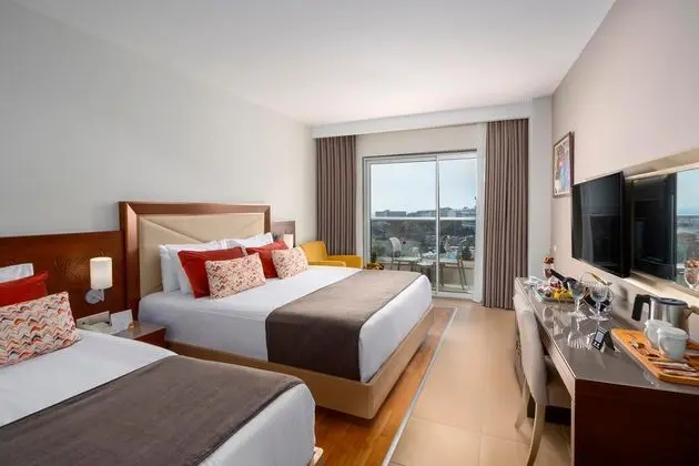 https://images.etstur.com/files/images/hotelImages/TR/212296/l/Kirman-Leodikya-Resort-Oda-351765.jpg