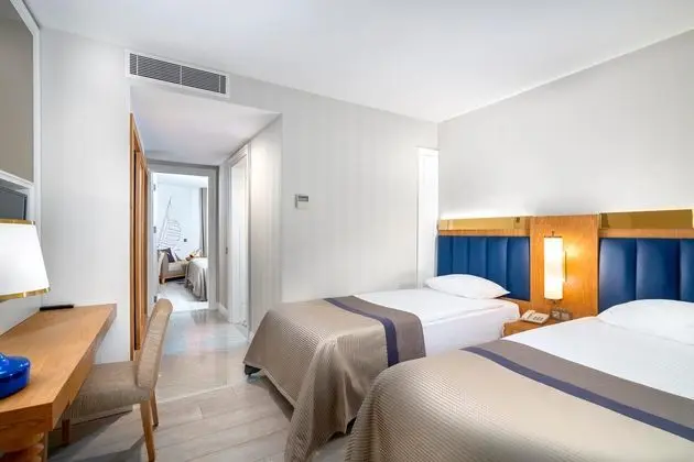 https://images.etstur.com/files/images/hotelImages/TR/212297/l/Kirman-Sidemarin-Beach---Spa-Oda-351962.jpg