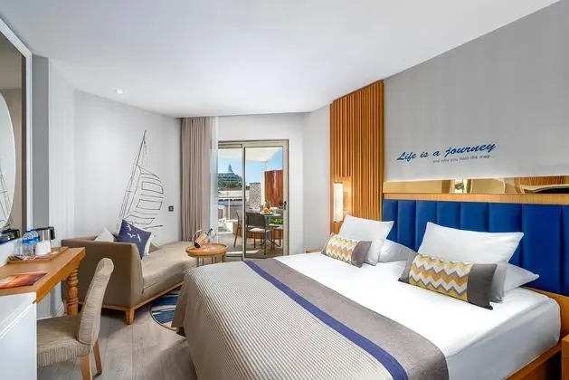 https://images.etstur.com/files/images/hotelImages/TR/212297/l/Kirman-Sidemarin-Beach---Spa-Oda-351966.jpg