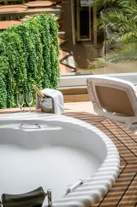 https://images.etstur.com/files/images/hotelImages/TR/212295/l/Kirman-Sidera-Luxury---Spa-Oda-372996.jpg