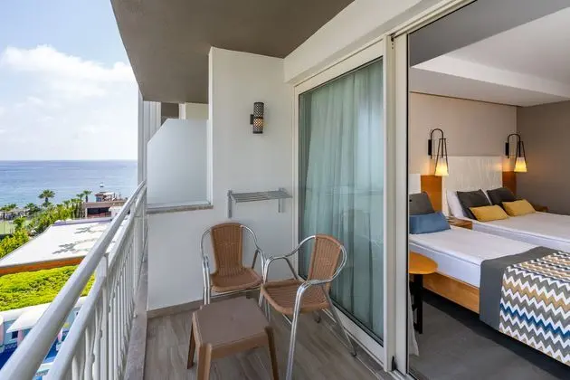 https://images.etstur.com/imgproxy/resize/2560x1440/files/images/hotelImages/etsrooms/642/Kirman_Sidera_Luxury___Spa_20240913165016_3.jpg