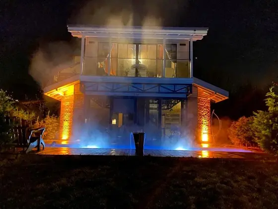 Junior Luxury Heated Pool