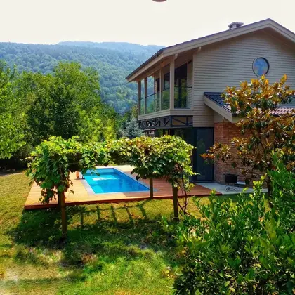 Junior Luxury Heated Pool