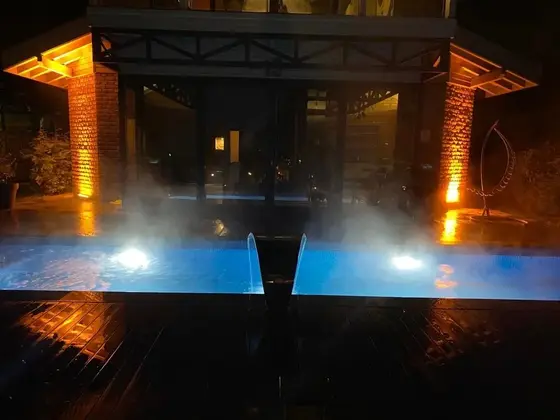 Junior Luxury Heated Pool