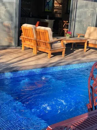 Junior Luxury Heated Pool
