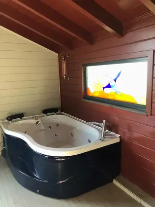 Junior Luxury Heated Pool
