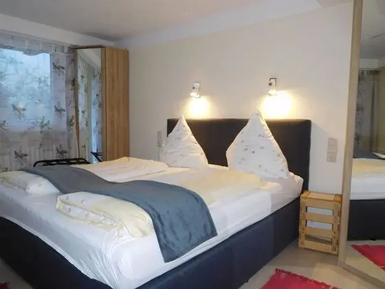 Tek Büyük Yataklı Oda, Bahçe Manzaralı