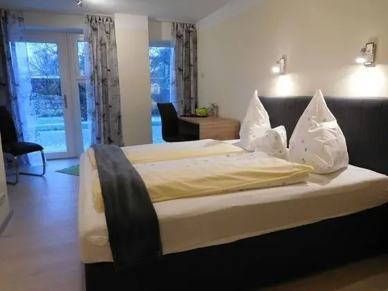 Tek Büyük Yataklı Oda, Bahçe Manzaralı