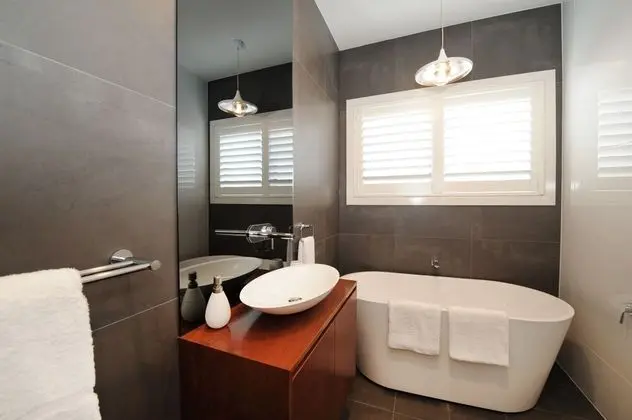 Comfort Ev, 3 Yatak Odası, Küvet, Bahçeli (Victoria)