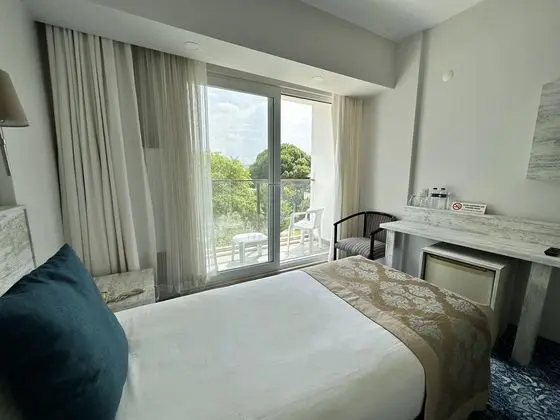 https://images.etstur.com/files/images/hotelImages/TR/50916/l/Kirtay-Hotel-Oda-367501.jpg