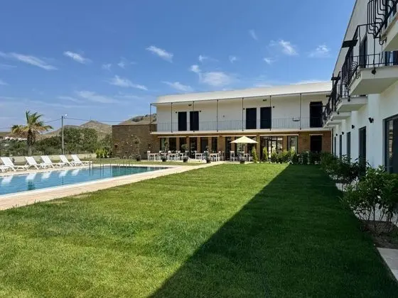 Twin, Dağ veya Havuz Manzaralı, Balkonlu