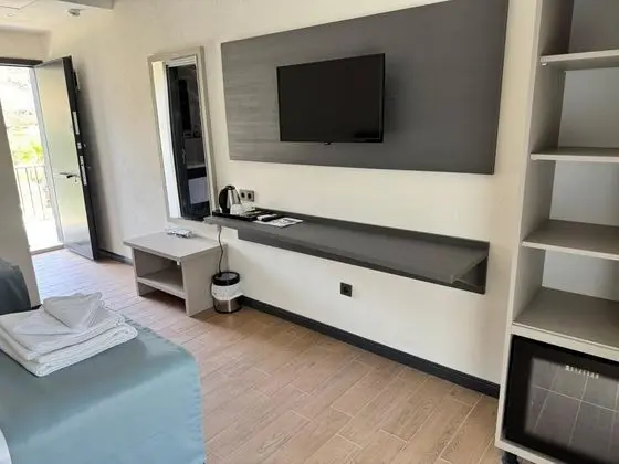 Twin, Dağ veya Havuz Manzaralı, Balkonlu